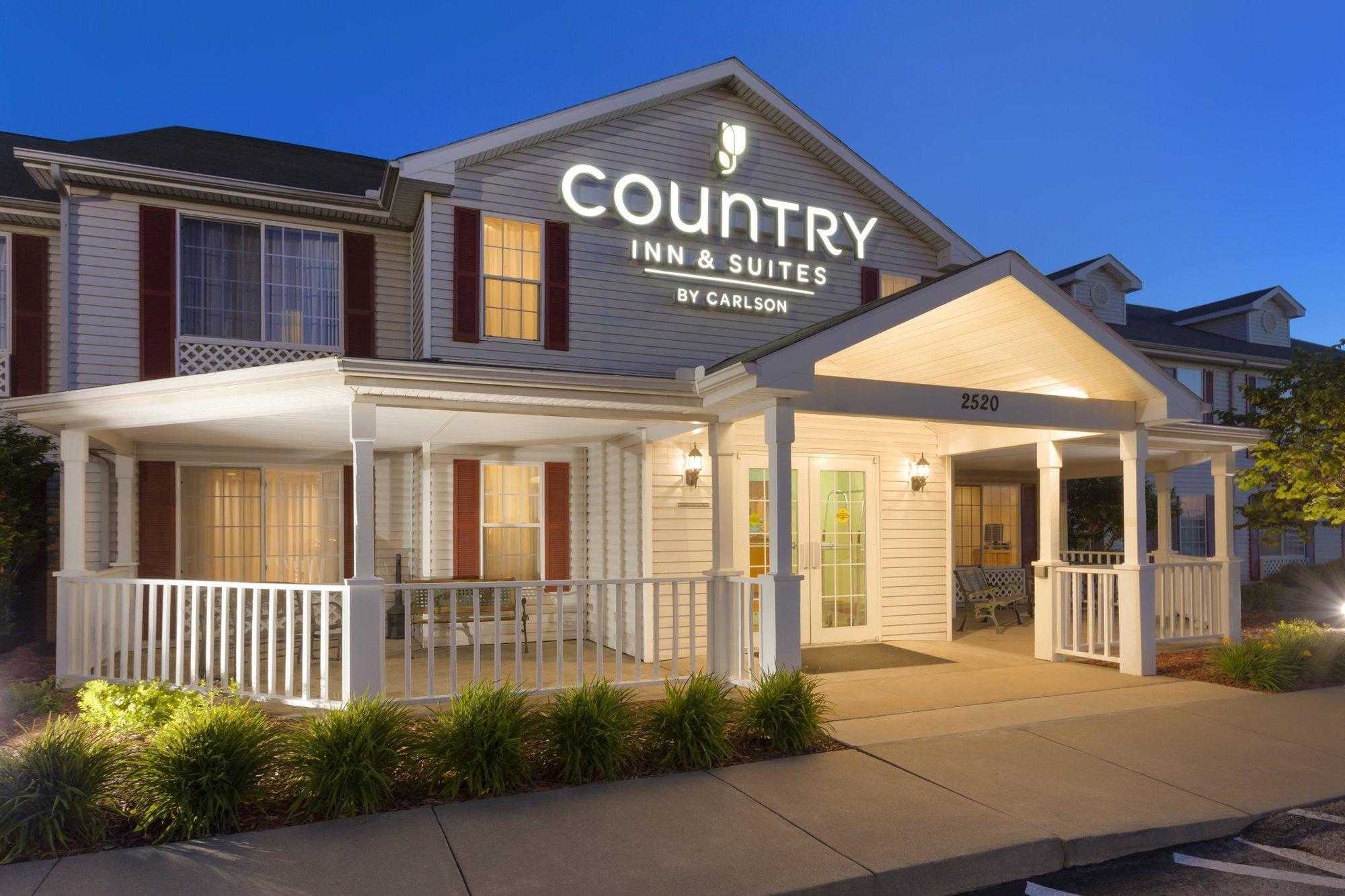 Country Inn & Suites By Radisson, Nevada, Mo ภายนอก รูปภาพ