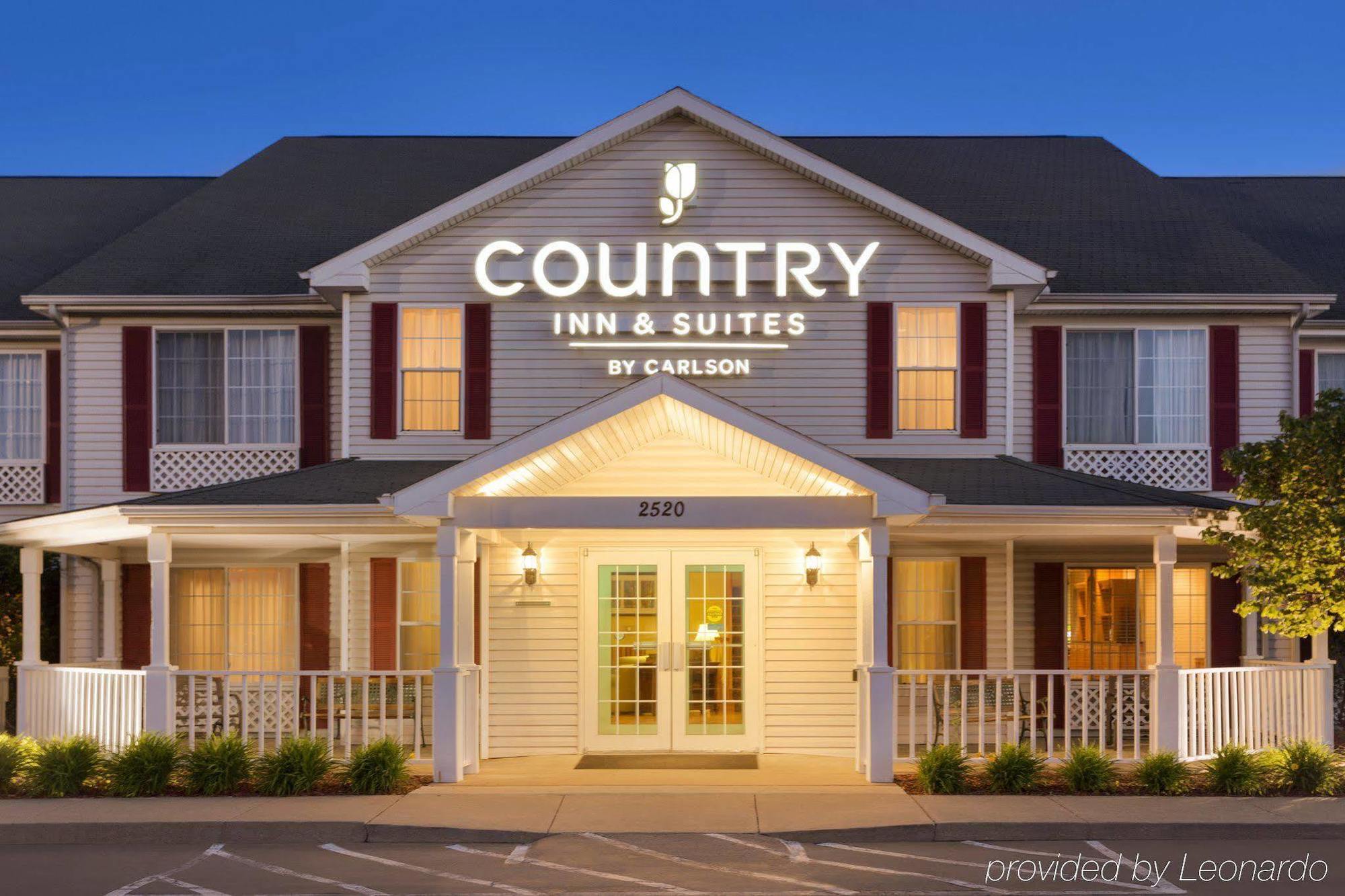 Country Inn & Suites By Radisson, Nevada, Mo ภายนอก รูปภาพ